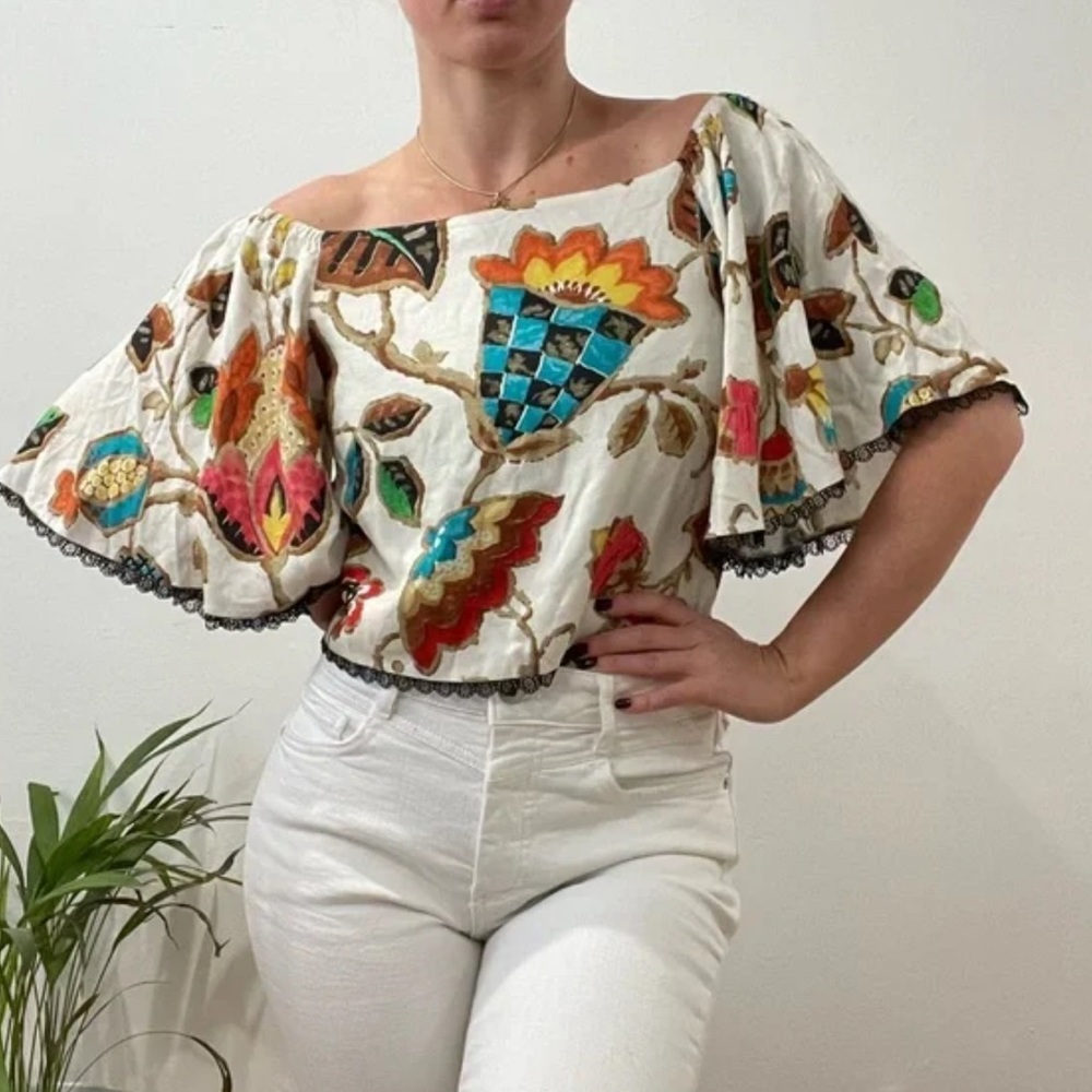 NWT Alice + Olivia tapestry floral cream Blouse